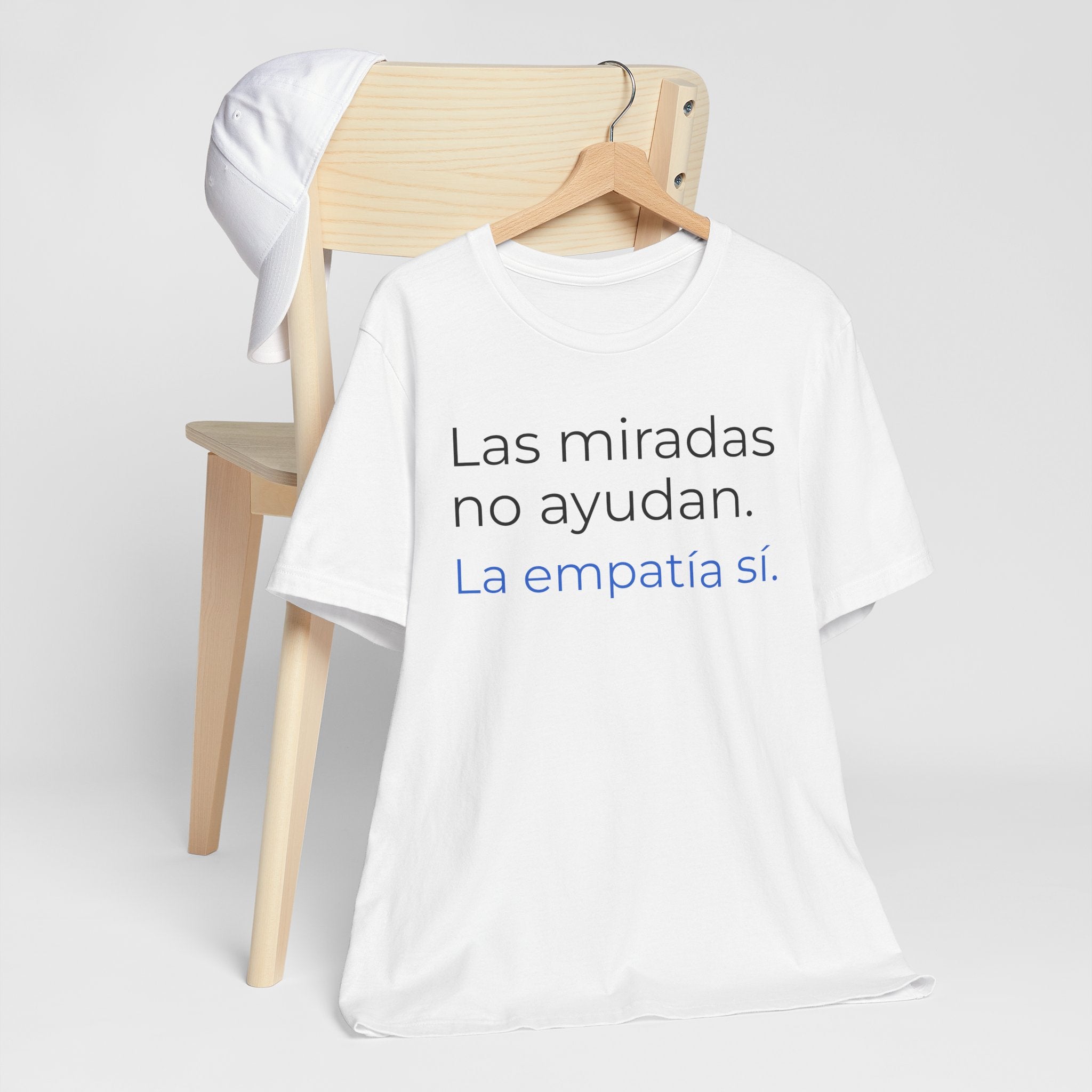 Las miradas no ayudan. La empatía sí. | Camiseta unisex de concienciación sobre el autismo